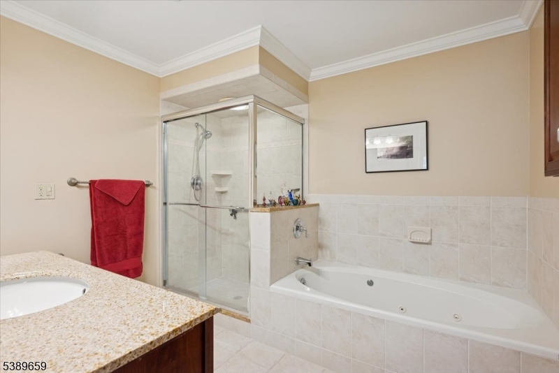 WOODSIDE - Residential