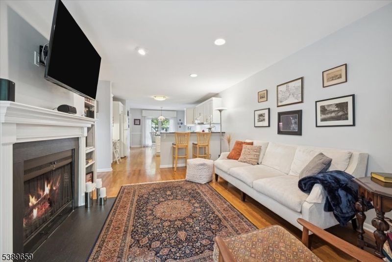 WOODSIDE - Residential