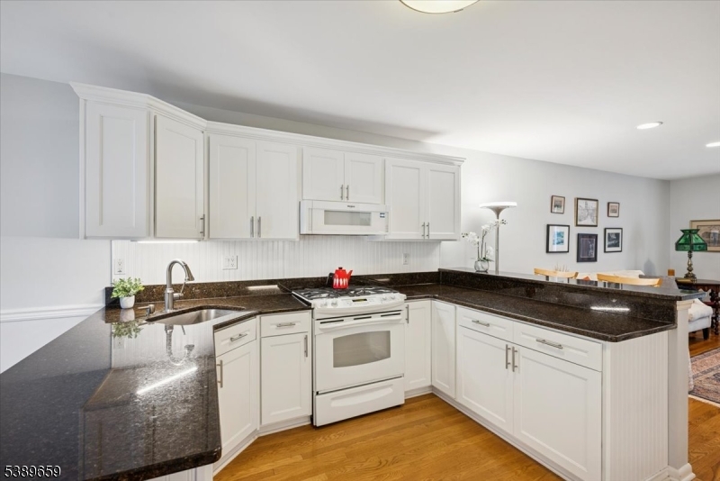 WOODSIDE - Residential