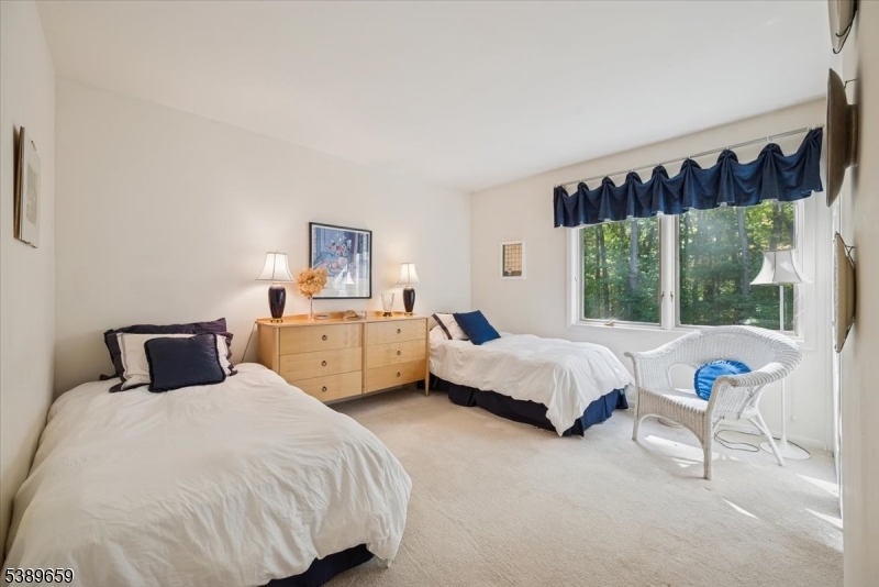 WOODSIDE - Residential