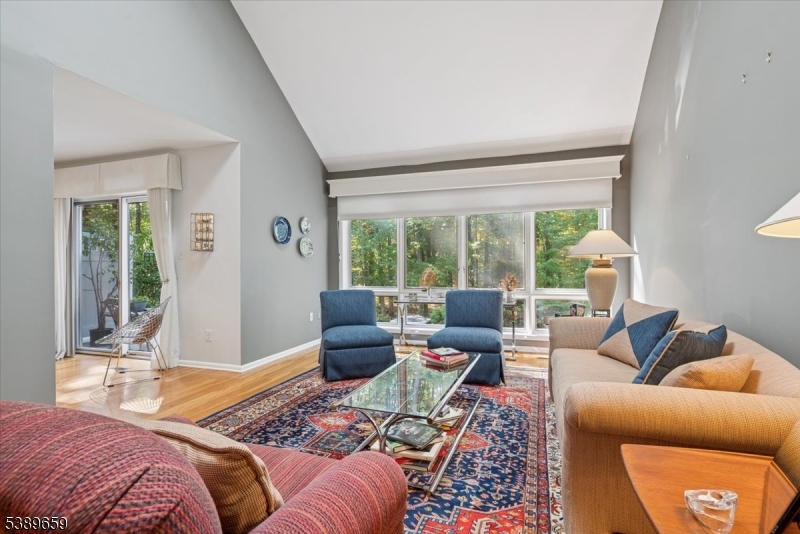 WOODSIDE - Residential