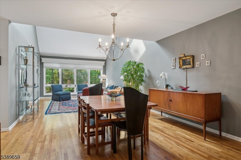 WOODSIDE - Residential