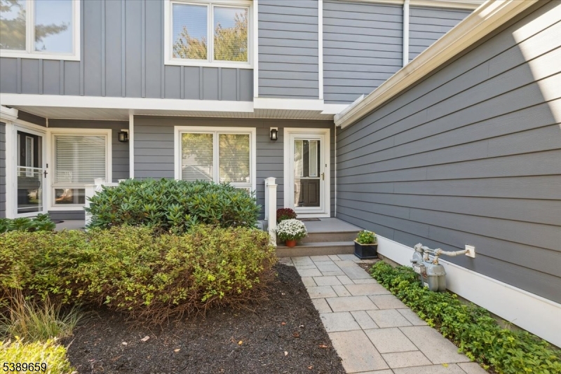 WOODSIDE - Residential