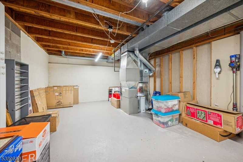 WOODSIDE - Residential