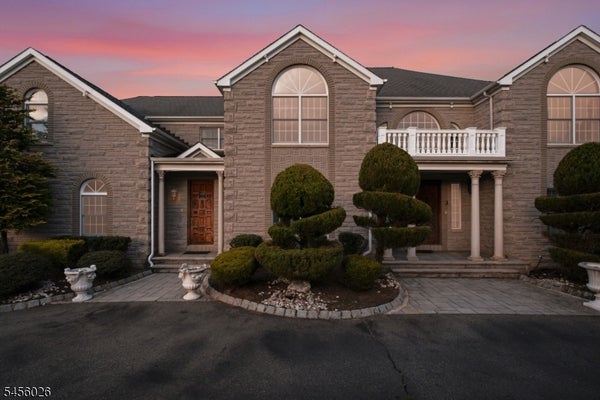 3 TOPAZ CT, MARLBORO, NJ 07746 - Image f3d48fdcb6e76eeebcc78a91bf7ce757/1301914178