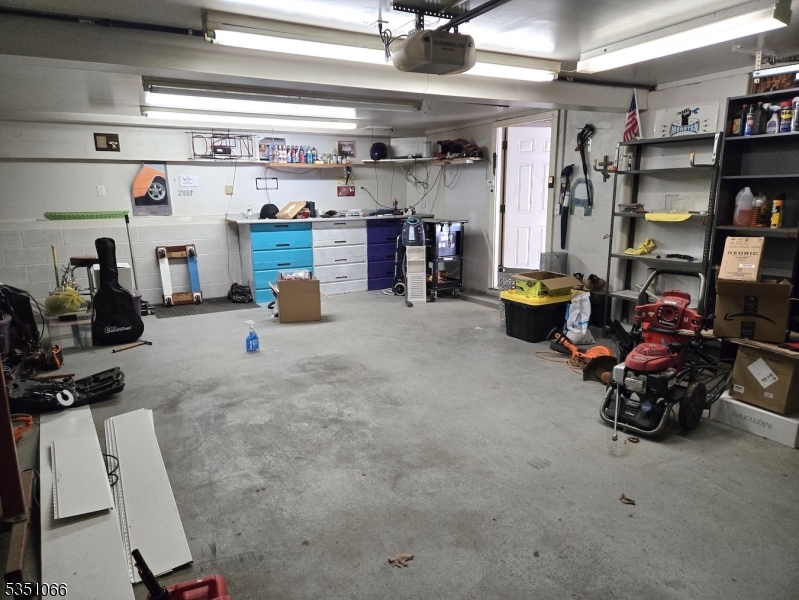 Woodland Park, New Jersey 07424, United States, 3 Bedrooms Bedrooms, ,2 BathroomsBathrooms,Residential,Pending,113388