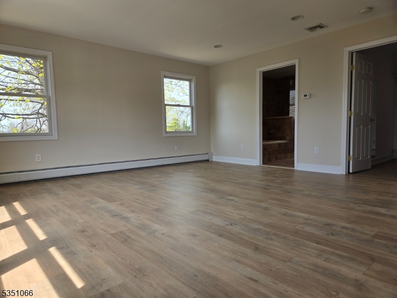 Woodland Park, New Jersey 07424, United States, 3 Bedrooms Bedrooms, ,2 BathroomsBathrooms,Residential,Pending,113388