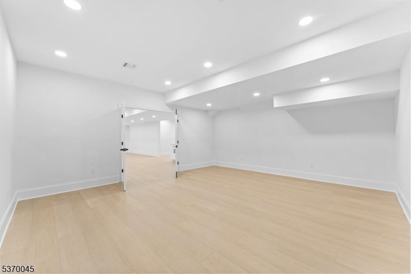 Riker Hill - Residential