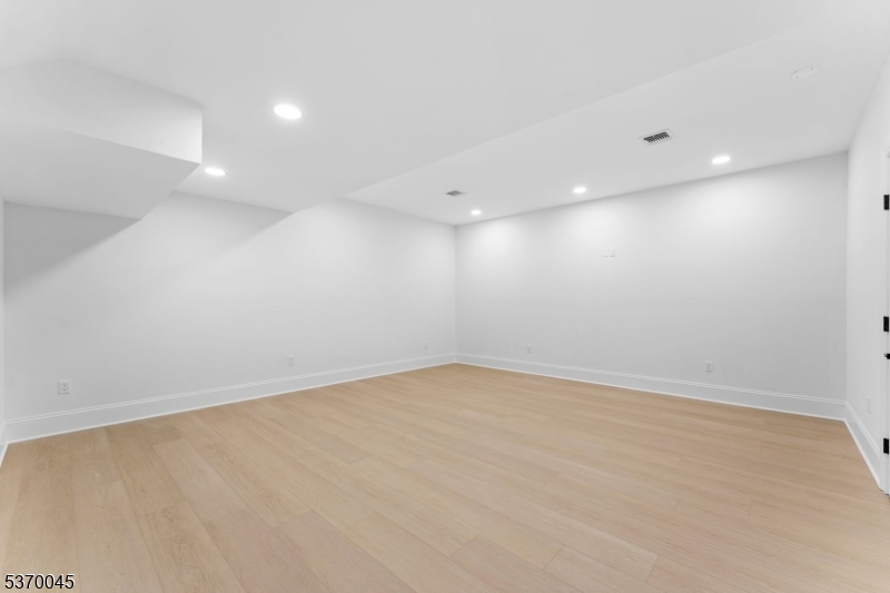 Riker Hill - Residential