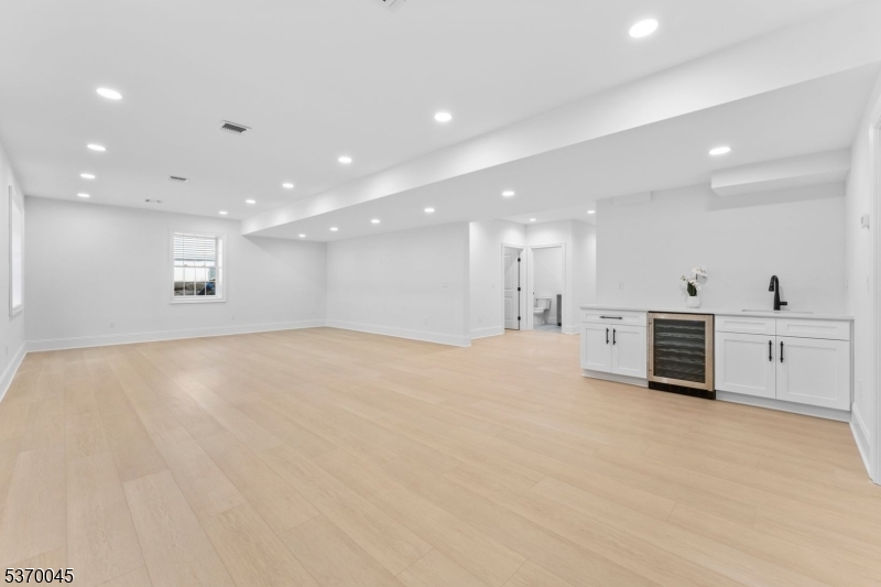 Riker Hill - Residential