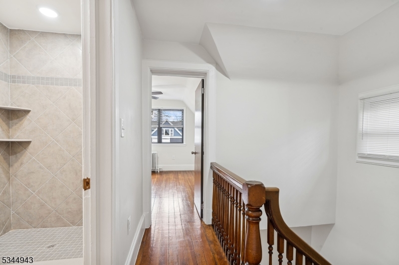 Jersey City, New Jersey 07304, United States, 6 Bedrooms Bedrooms, ,4 BathroomsBathrooms,Residential,Active,91049