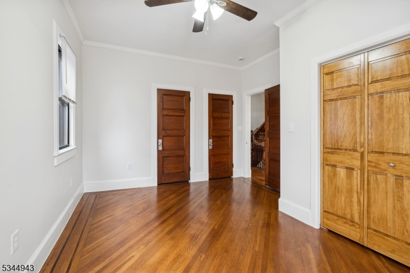 Jersey City, New Jersey 07304, United States, 6 Bedrooms Bedrooms, ,4 BathroomsBathrooms,Residential,Active,91049