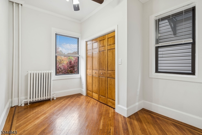 Jersey City, New Jersey 07304, United States, 6 Bedrooms Bedrooms, ,4 BathroomsBathrooms,Residential,Active,91049