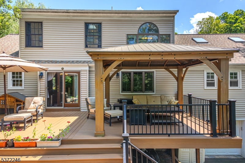 NOT IN A FLOOD ZONE - Residential