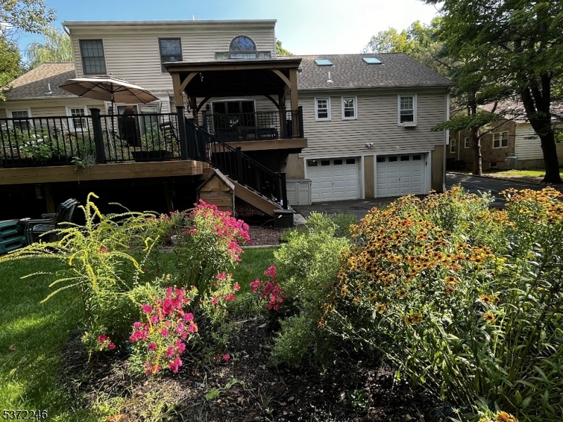 NOT IN A FLOOD ZONE - Residential