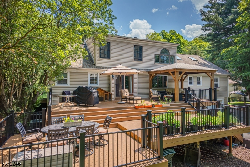 NOT IN A FLOOD ZONE - Residential