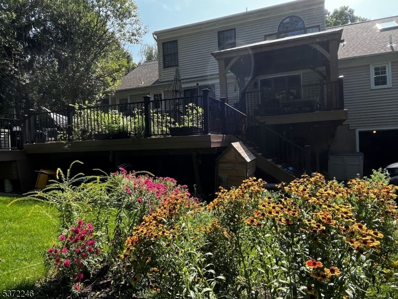 NOT IN A FLOOD ZONE - Residential