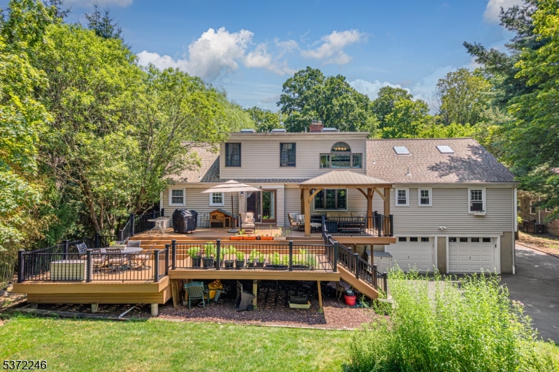 NOT IN A FLOOD ZONE - Residential