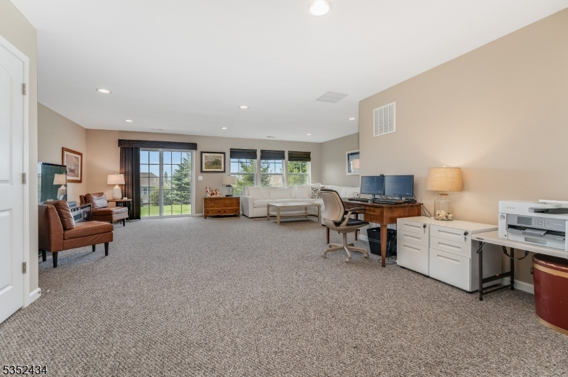 Allamuchy Twp., New Jersey 07840, United States, 3 Bedrooms Bedrooms, ,3 BathroomsBathrooms,Residential,Active,118069