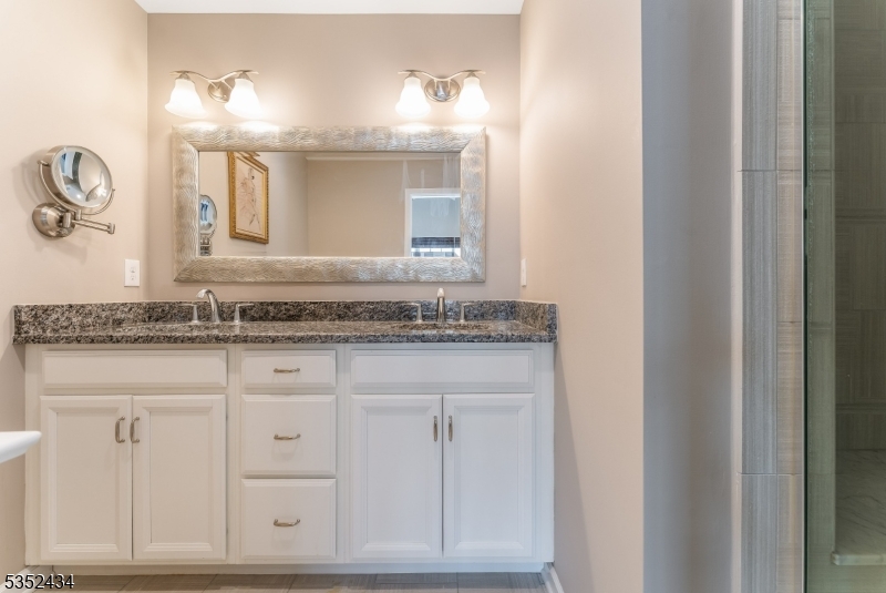 Allamuchy Twp., New Jersey 07840, United States, 3 Bedrooms Bedrooms, ,3 BathroomsBathrooms,Residential,Active,118069