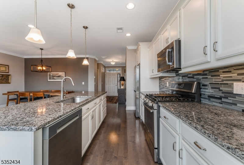 Allamuchy Twp., New Jersey 07840, United States, 3 Bedrooms Bedrooms, ,3 BathroomsBathrooms,Residential,Active,118069