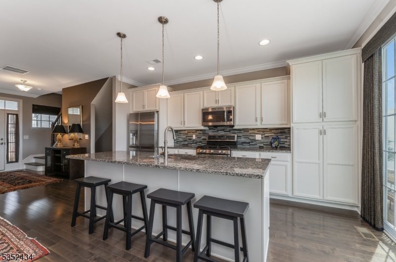 Allamuchy Twp., New Jersey 07840, United States, 3 Bedrooms Bedrooms, ,3 BathroomsBathrooms,Residential,Active,118069