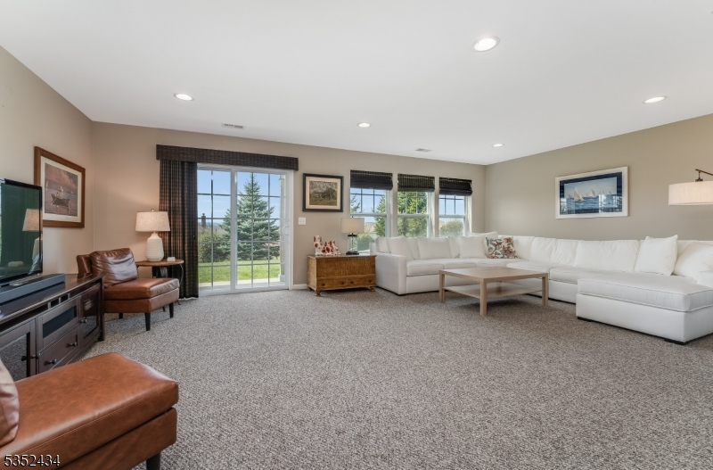 Allamuchy Twp., New Jersey 07840, United States, 3 Bedrooms Bedrooms, ,3 BathroomsBathrooms,Residential,Active,118069