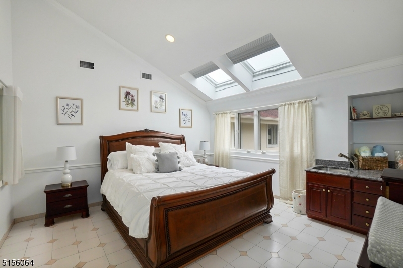 Lake Madonna - Residential