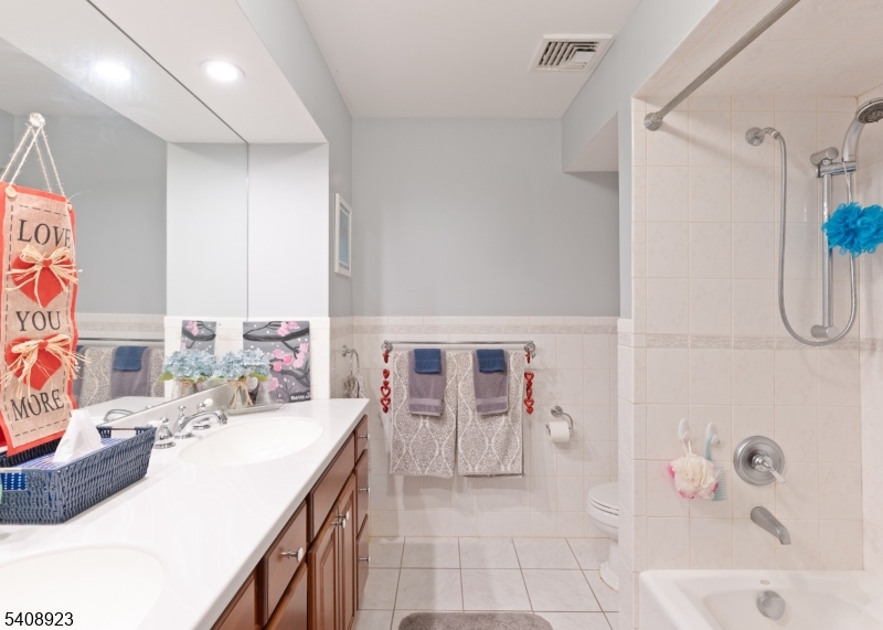 BROOKDALE - Residential