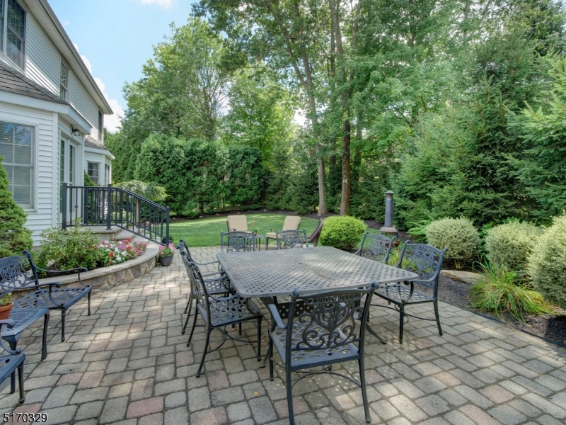 POETS PEAK - Residential