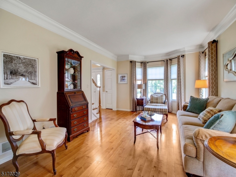 POETS PEAK - Residential