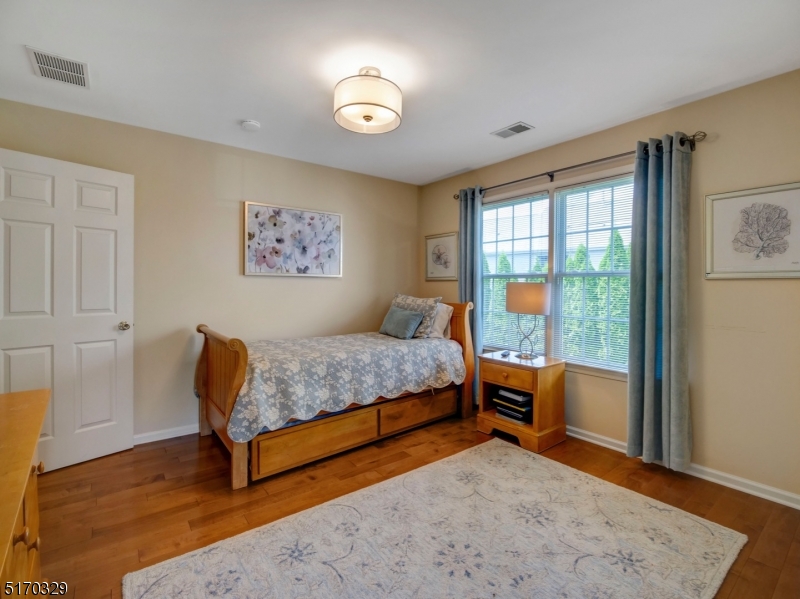 POETS PEAK - Residential