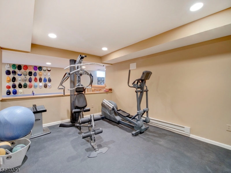 POETS PEAK - Residential