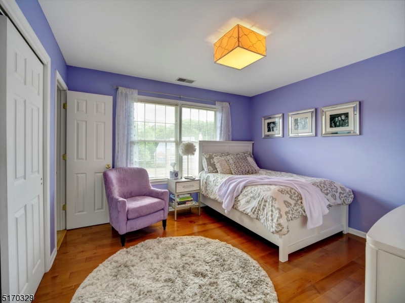 POETS PEAK - Residential