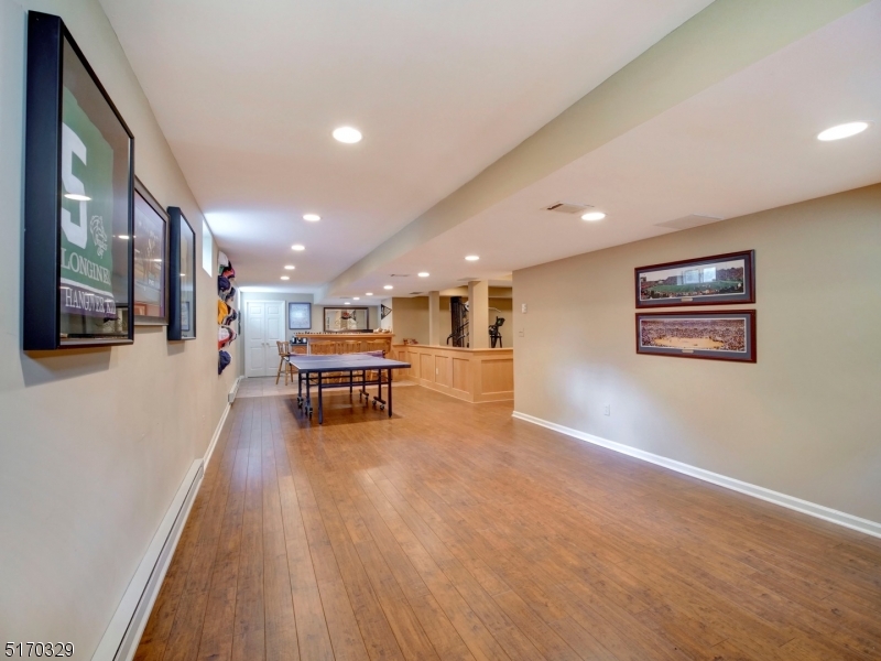 POETS PEAK - Residential