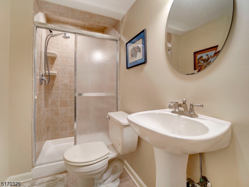 POETS PEAK - Residential