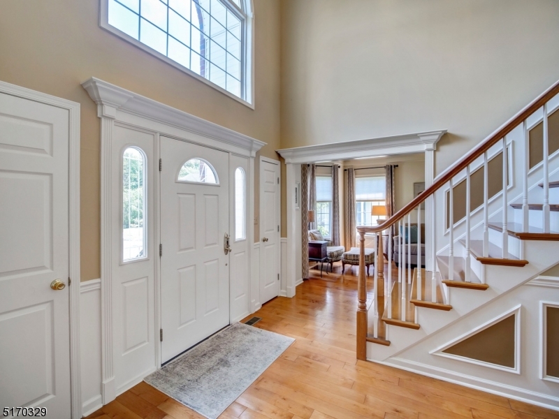 POETS PEAK - Residential