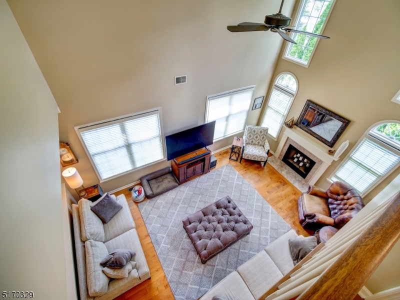 POETS PEAK - Residential