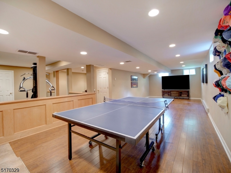 POETS PEAK - Residential