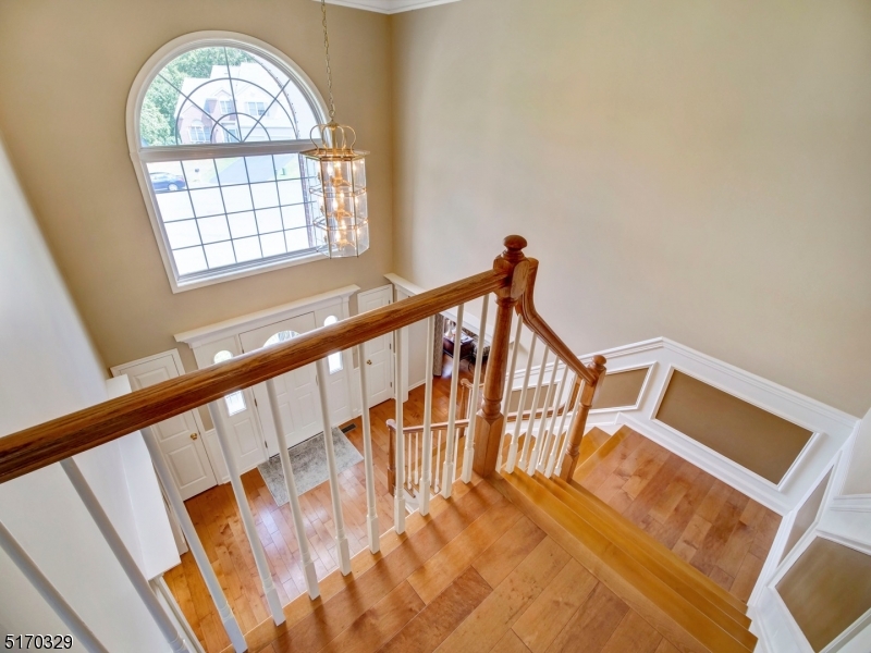 POETS PEAK - Residential