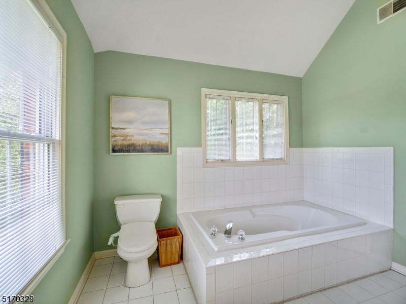 POETS PEAK - Residential