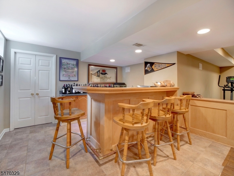 POETS PEAK - Residential