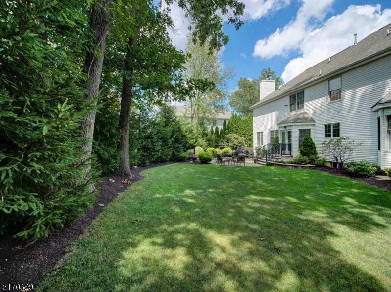 POETS PEAK - Residential