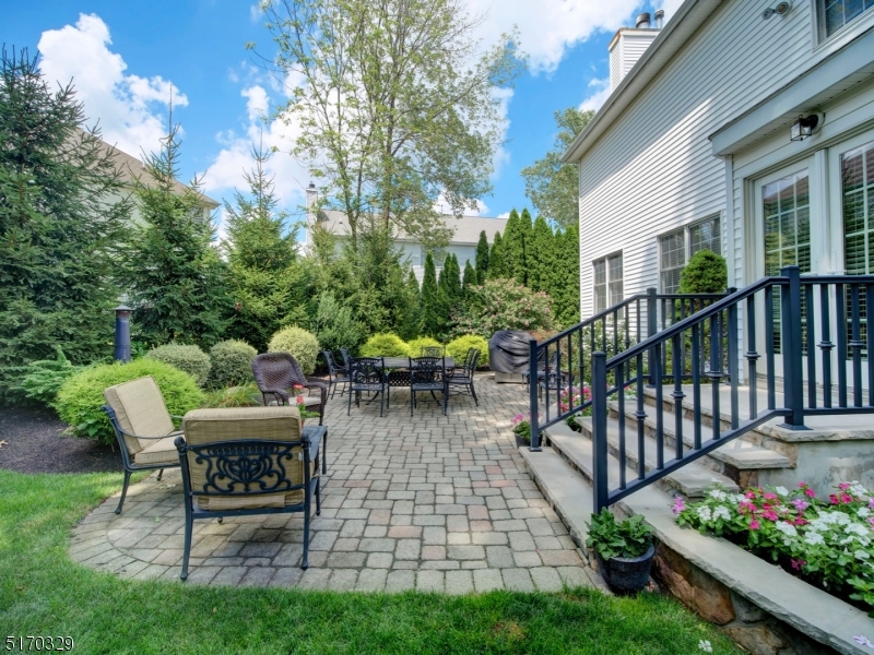 POETS PEAK - Residential