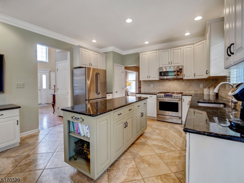 POETS PEAK - Residential