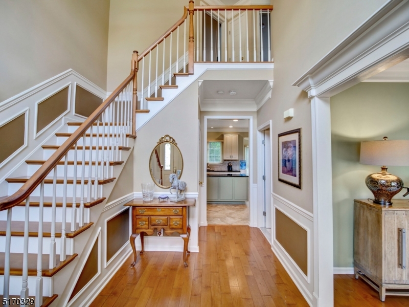 POETS PEAK - Residential