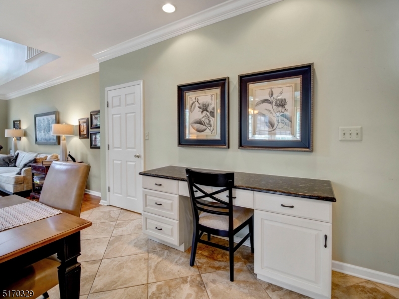 POETS PEAK - Residential