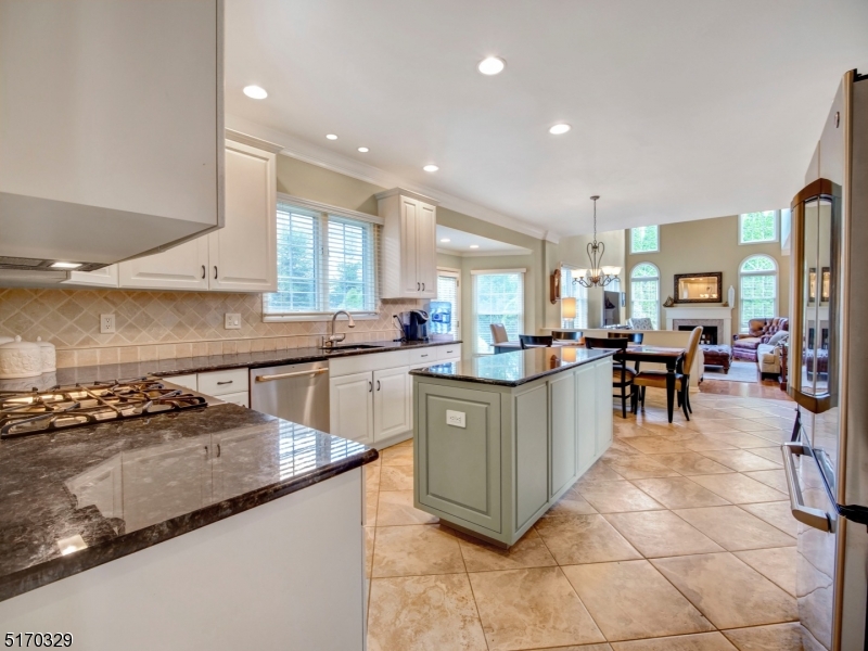 POETS PEAK - Residential