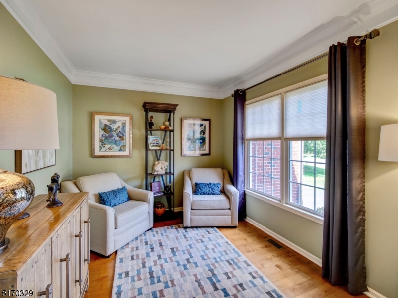 POETS PEAK - Residential