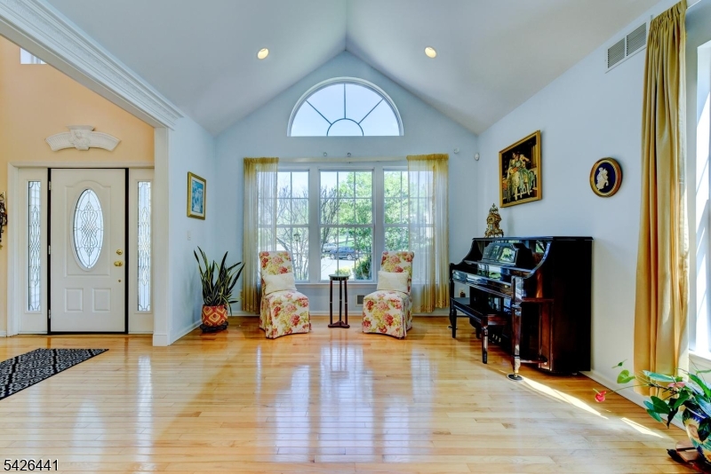 Royal Estates - Residential